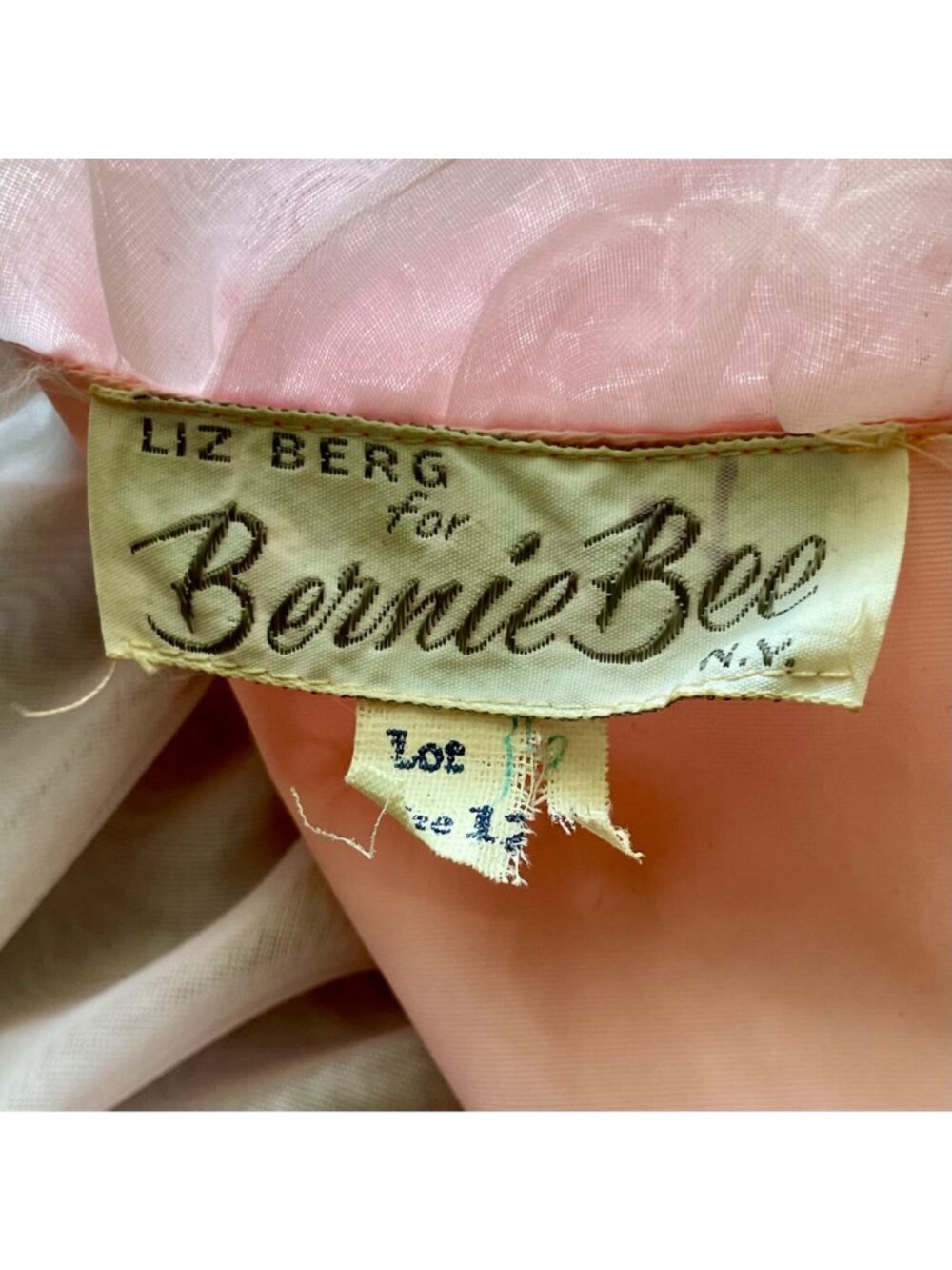 Vintage 1960s Bernie Bee Union Made Pink Lace Prairie Dress - Picture 13 of 13
